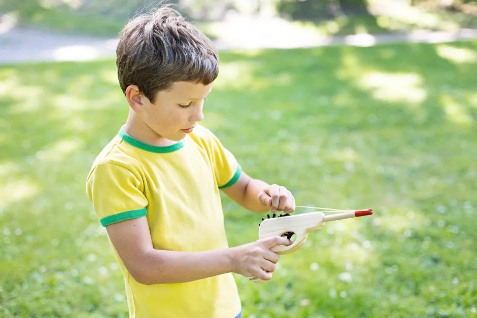 BS Toys Ga202 Elastieken Pistool^ Houten Speelgoed