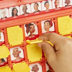 Hasbro Gaming Wie Is Het?^ Houten Speelgoed