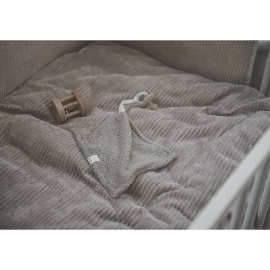 Koeka Luz Speendoekje Taupe^ Babyspeelgoed